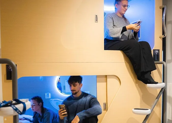 Albergue Urban Cube *